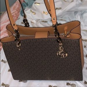 USED ONCE MICHAEL KORS BAG